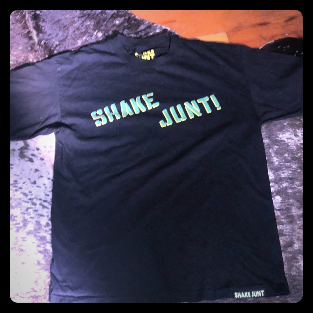 Shake Junt vintage T